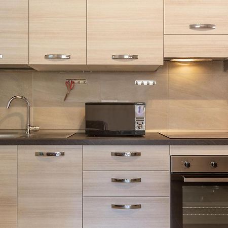 San Donato Fiere Essential Apartment W/Parking Bolonha Exterior foto